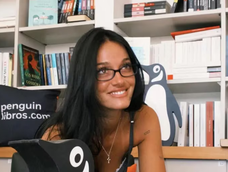 Oriana Sabatini debuta como escritora en la Feria del Libro. Oriana Sabatini debuta como escritora en la Feria del Libro.