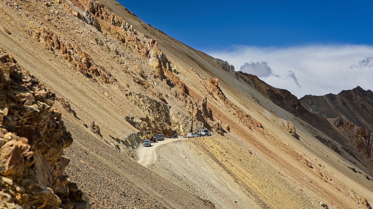 Kobrea confirma oro, plata, cobre y molibdeno en Malargüe y proyecta continuidad en profundidad