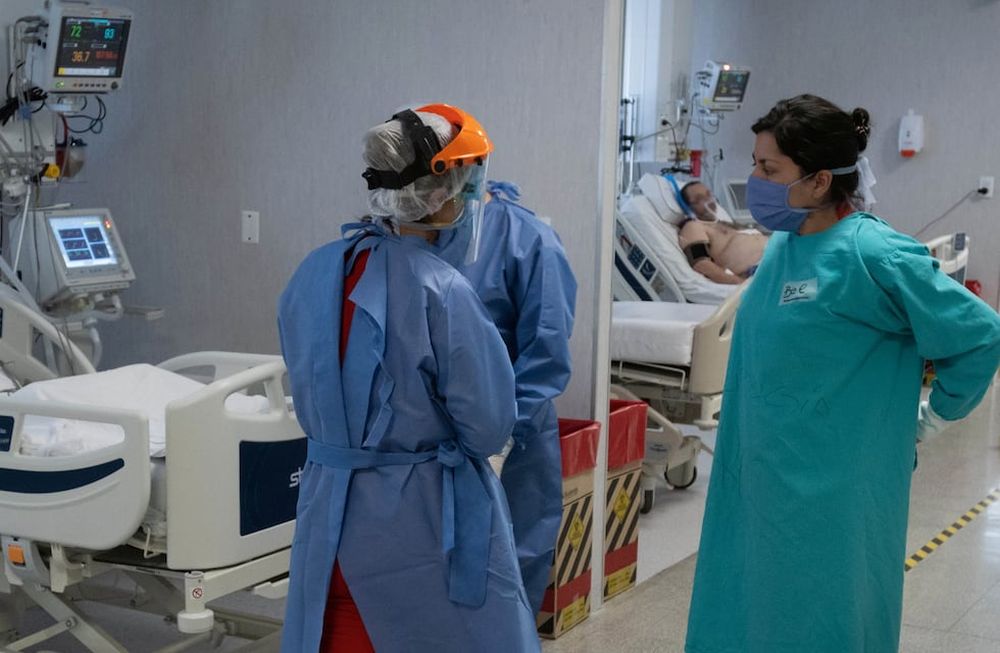 Reclamo. Desde Ampros sostienen que para bajar contagios, la rotación de profesionales debe hacerse cada 14 días, no cada 7. Foto: Ignacio Blanco / Los Andes