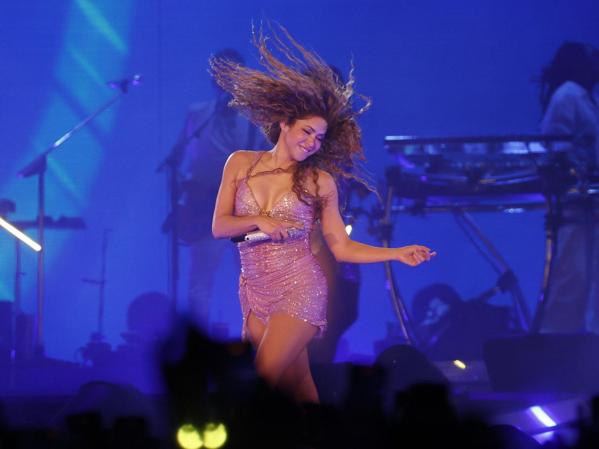 Fotografía del 26 de febrero de 2025 que muestra a la cantante colombiana Shakira durante su concierto en Bogotá (Colombia).&nbsp;