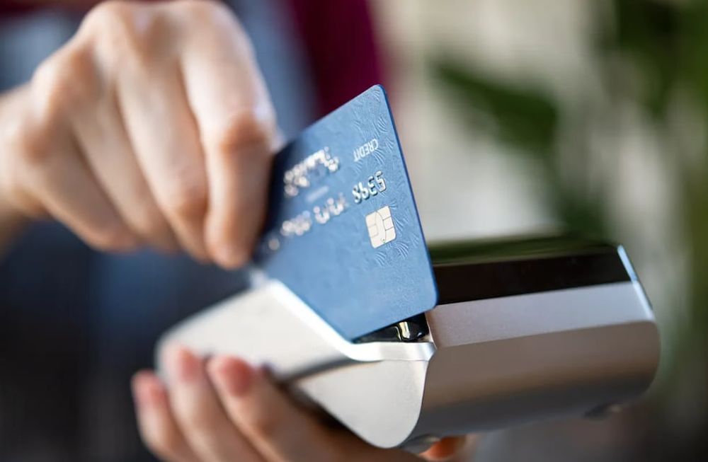Al pasar la tasa al 5,83% mensual, representa una tasa del 17,5% para una compra en tres cuotas y del 35% para una en seis cuotas. Foto: Web