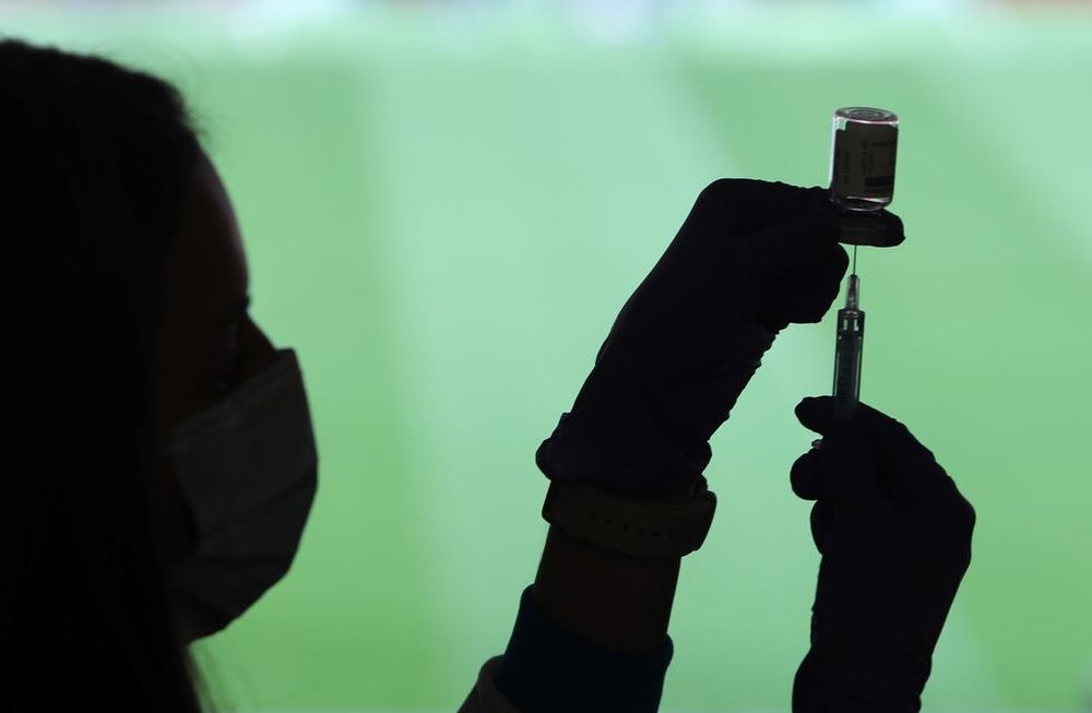 Varios estados de Brasil suspendieron vacunación en embarazadas tras la muerte de una mujer