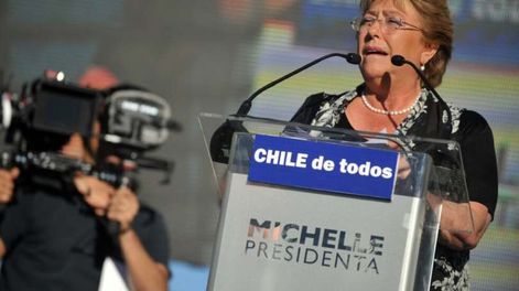Bachelet presentó las reformas que incluye su programa de gobierno