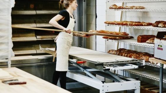 falló a favor de la empleada y dictaron que la panadería debía reincorporarla o, en su defecto,  indemnizarla con 25.000 euros. Imágen ilustrativa. Foto: Web