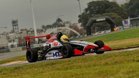 El piloto de Pinamar se impuso en la segunda prueba de la Fórmula Renault 2.0 en Buenos Aires.