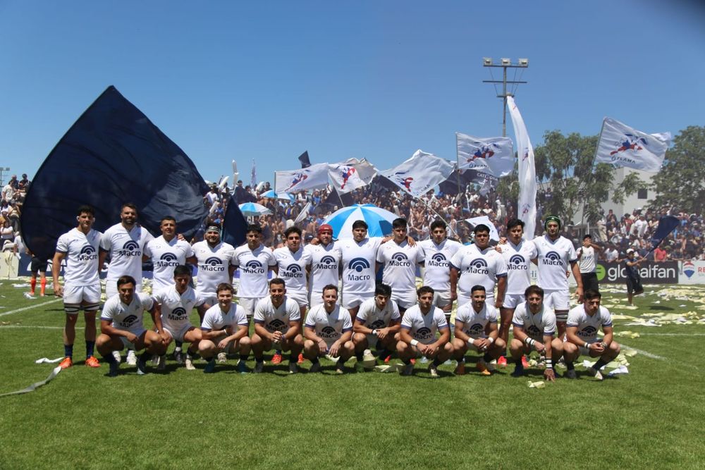Rugby. El team Blanco de El Bermejo.