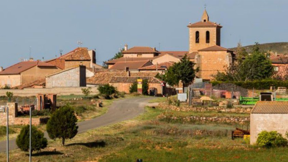 el pueblo de montana que busca voluntarios para trabajar en otono: ofrecen alojamiento gratis y comida
