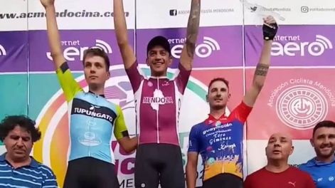 Entrega de premios tras finalizar esta segunda etapa: Mauricio Páez (Selección Mendocina); Lukas Dundic (Tupungato) y Santiago Rodríguez (Guaymallén).