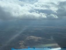 Impresionante aterrizaje en Mendoza: un piloto mostró desde la cabina cómo desciende su avión en El Plumerillo.