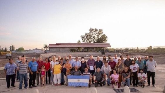 Vecinos, ex combatientes de Malvinas y funcionarios municipales dispusieron que el Parque de la Familia de San Roque lleve el nombre Héroes de Malvinas. Gentileza
