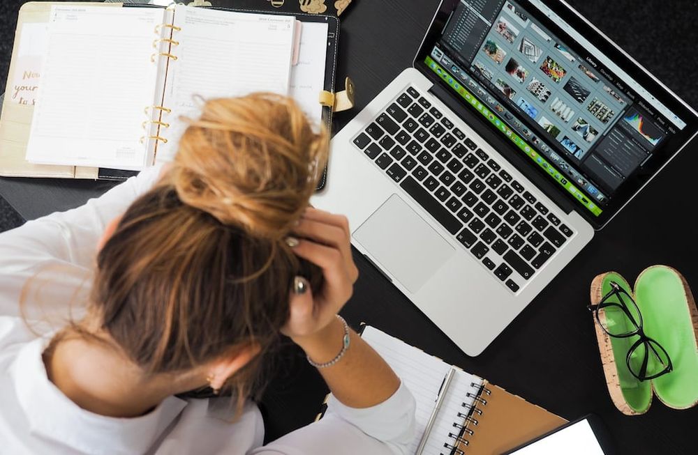 Según el estudio Burnout 2024 de Bumeran, la app de empleo de Latinoamérica, el 91% de las personas trabajadoras en Argentina afirma estar quemada o experimentar el síndrome de “burnout”