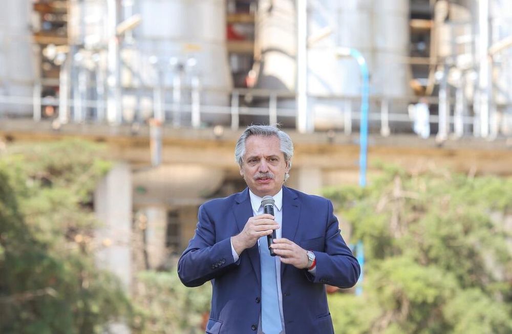 El Presidente participó del anuncio de inversiones en la Refinería licenciataria de Shell, acompañado por el gobernador bonaerense Axel Kicillof -Presidencia