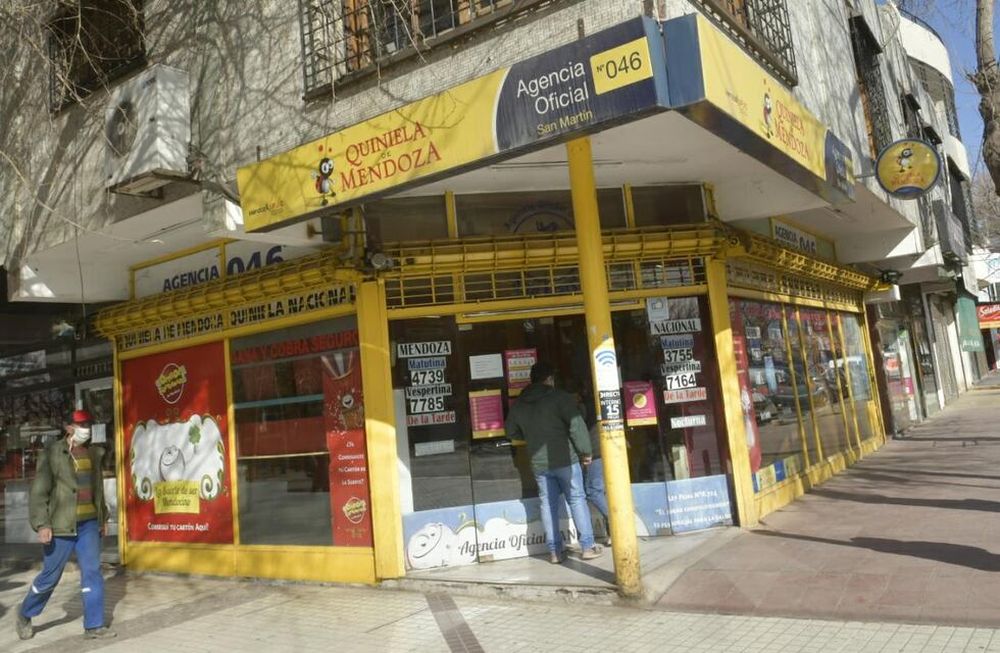 Agencia N°46, donde se vendió el Quini 6 de los 100 millones de pesos - Orlando Pelichotti / Los Andes