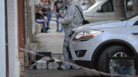El ingreso a la casa de Moya, luego de que lo asesinaran para robarle. Ignacio Blanco/Los Andes