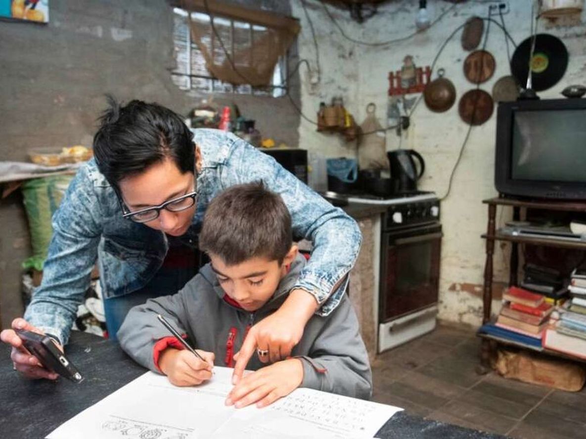 El apoyo de la familia es fundamental para la educación de los chicos.