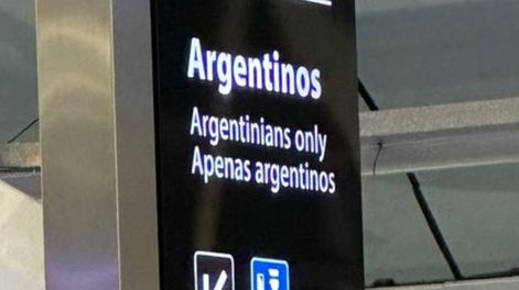 Las explicaciones no fueron suficientes así que las autoridades decidieron cambiar los carteles - Foto La Nación