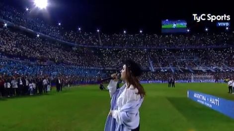 Emocionante: así sonó el Himno Nacional Argentino en La Bombonera