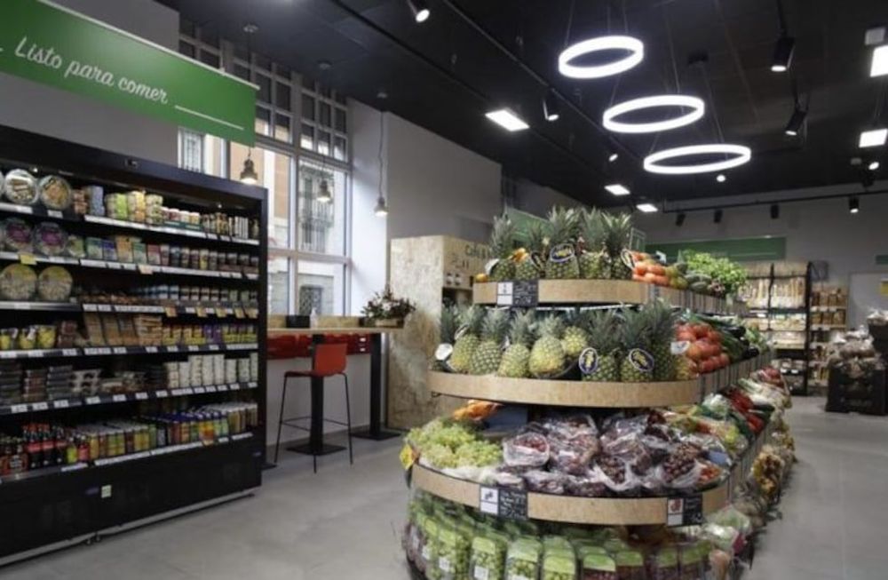 El éxito de este formato radica en su notable productividad, gracias un surtido de artículos bien diseñado, en salones de venta que tienen -por lo general- hasta 1000 m2.