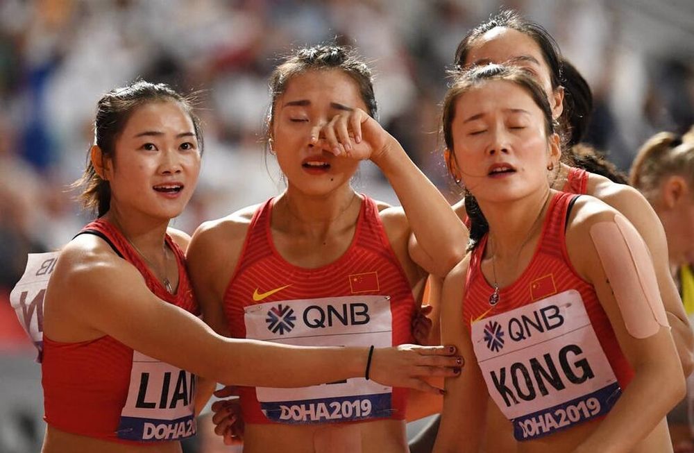 La insólita confusión de China: corrieron hacia atrás en la final de los 4x100