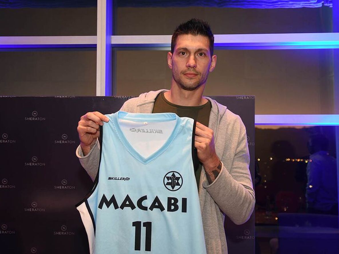Presentación de Matías Sandes en el equipo del Club Israelita Macabi / José Gutiérrez (Los Andes).