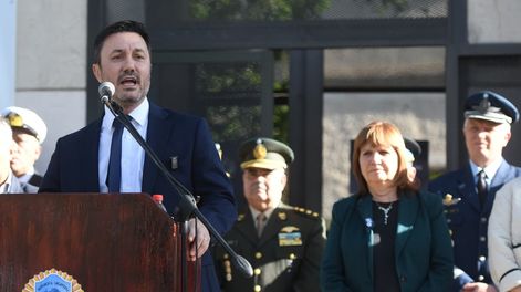 El titular de Defensa sostuvo que ya se normalizó la entrega de medicamentos, aunque reconoció el rojo financiero de la obra social. Además, remarcó que las contrataciones se hicieron bajo procesos transparentes.