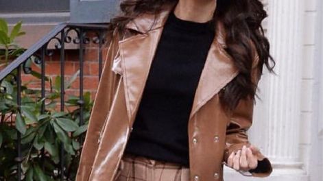Según una experta en moda, este es el mejor modelo de blusa básica del mundo