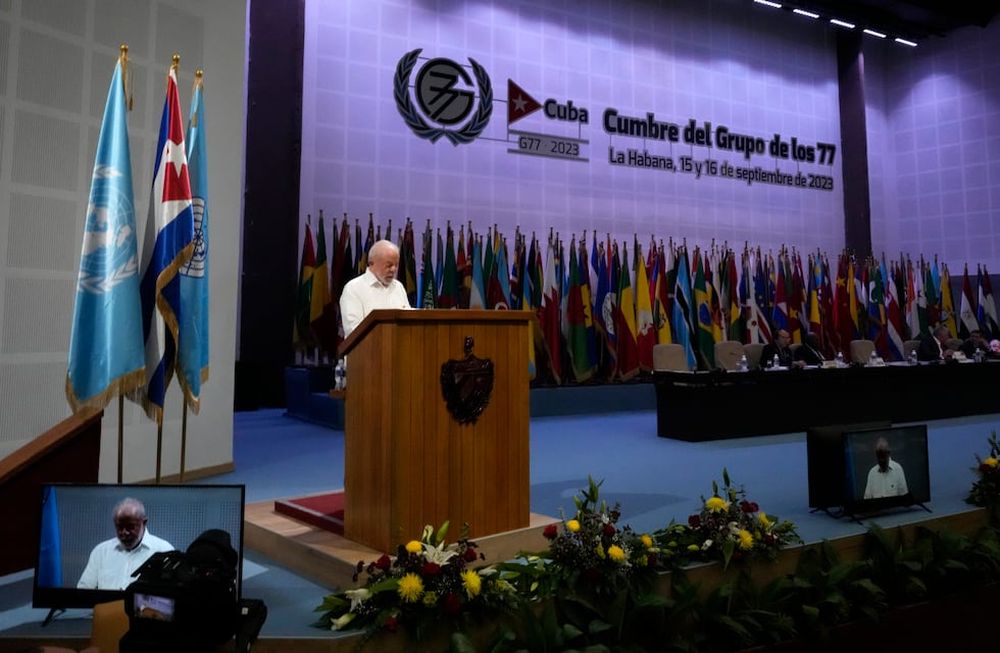 El presidente brasileño, Luiz Inácio Lula da Silva, ofrece un discurso en la cumbre del G77+ China en La Habana, Cuba, el sábado 16 de septiembre de 2023. (Foto AP/Ramón Espinosa)