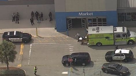 Tiroteo en supermercado en Florida dejó al menos tres personas heridas y una fallecida.
