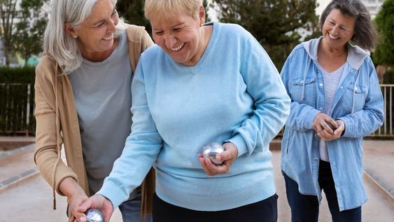 Personas mayores: las propuestas para disfrutar en abril