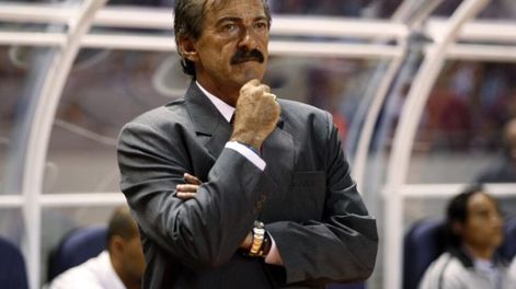 Ricardo La Volpe deberá comparecer ante un juez que determinará si va o no a la cárcel. / Gentileza.
