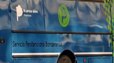 Con armas de alto calibre interceptaron un vehículo del Servicio Penitenciario y rescataron a un preso a plena luz del día. Imagen ilustrativa.