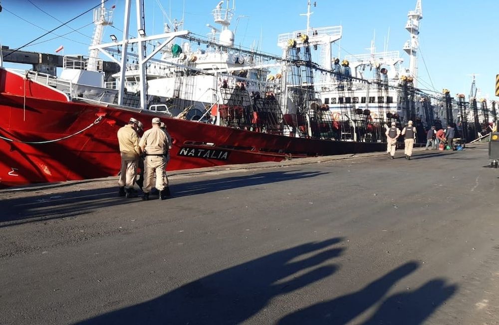 Más de 40 personas aisladas por la llegada de un barco con tripulantes con Covid-19.