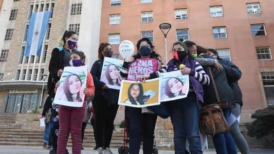 La mamá de Florencia y otros familiares siguieron las instancias de la sentencia en los Tribunales provinciales. José Gutiérrez/Los Andes