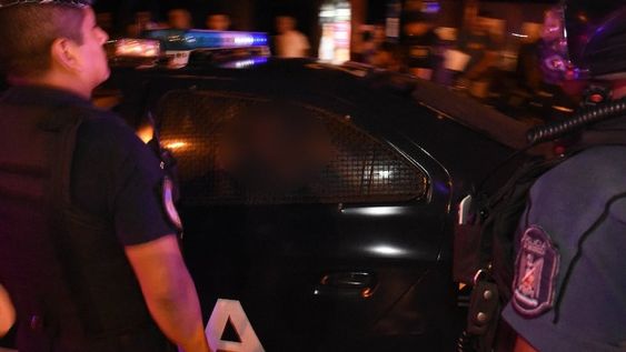 Doble robo boquetero en Las Heras: asaltaron una pizzería y una barbería de un mismo complejo