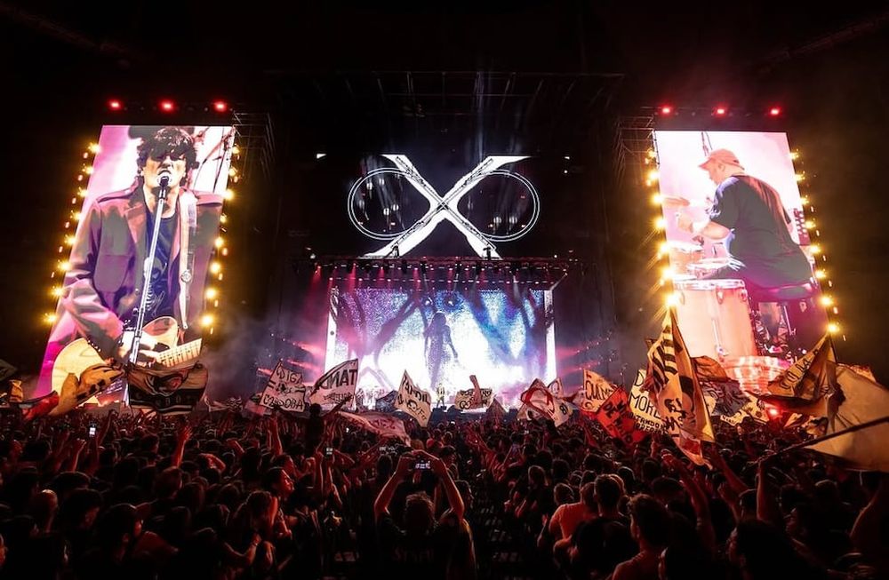 Los Piojos homenajeó a Tavo Kupinski en el primero de sus siete shows en La Plata (Foto: Instagram de Los Piojos / Seba Klein y Nacho Arnedo)