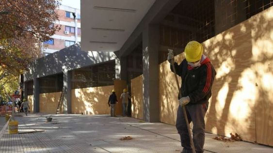 Tras 26 años, finalizan etapa de la obra en el “pozo” de Maristas y la cuadra parece otra