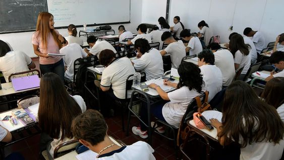 El Presupuesto 2027 contempla una leve mejora en fondos para educación, aunque lejos de los mejores años.&nbsp;
