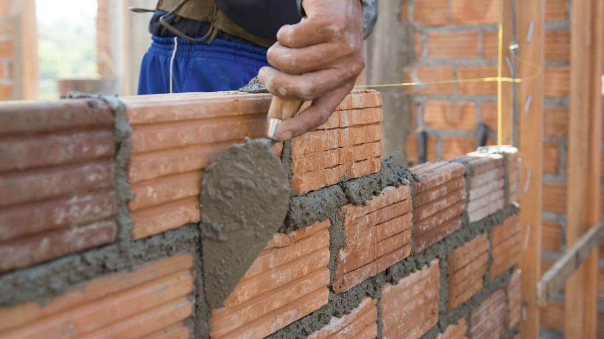 La Uocra denunció que se perdieron 91.000 empleos en la construcción desde que asumió Milei
