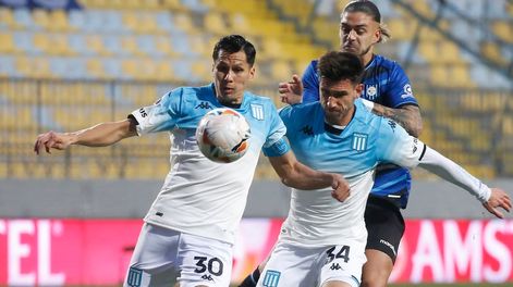 Racing en su visita a Huachipato en el partido de ida de los octavos de final de la Copa Sudamericana. (Fotobaires)