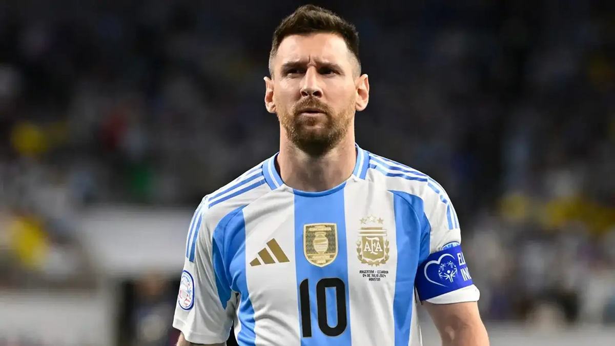 El guiño de Messi al Indio Solari en plena concentración mun