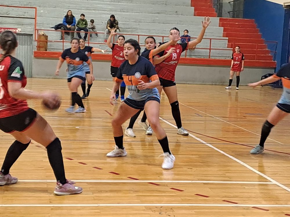 Handball. Los elencos de Municipalidad de Tupungato y Municipalidad de Maipú empataron 33 a 33.