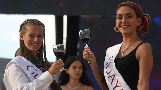 Este año Guaymallén “coronó” a Natalia Mercery (35), mamá de tres chicos, cantante y gestora de proyectos solidarios. Martina Gil,es la segunda representante. | Foto: José Gutiérrez / Los Andes