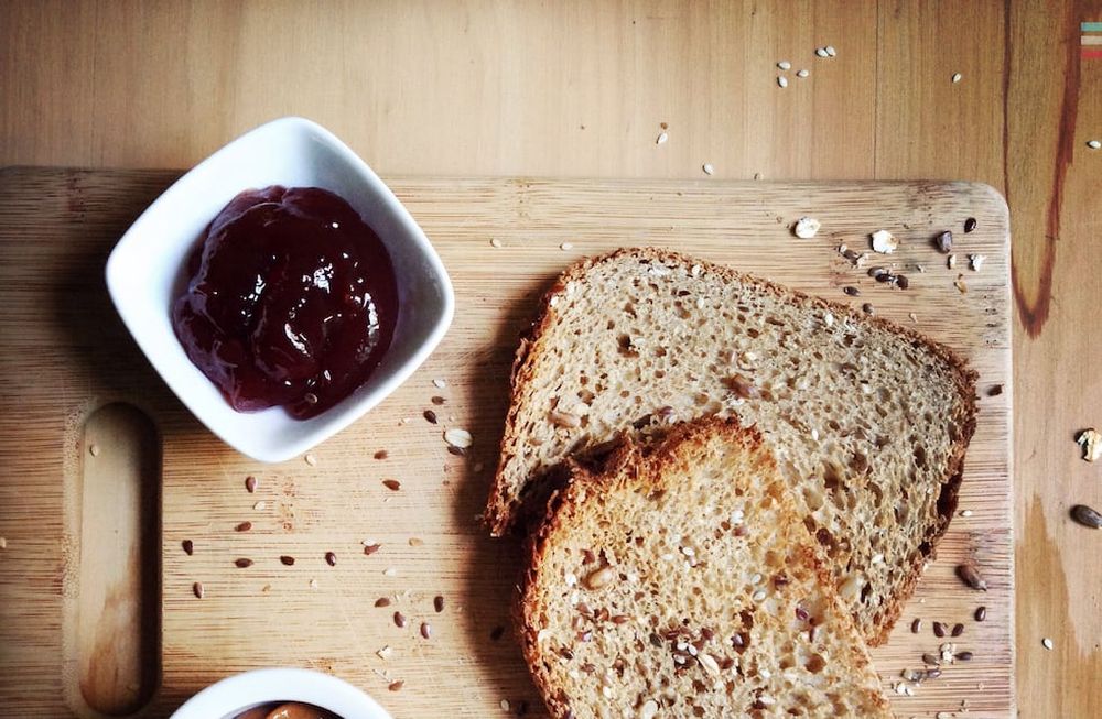 Pan de harina integral con semillas: ideal para el desayuno o la merienda