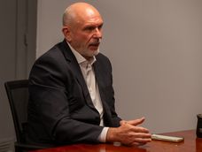 politica en off: el funcionario que volvio del escandalo y la profecia de los dos miniperonismos