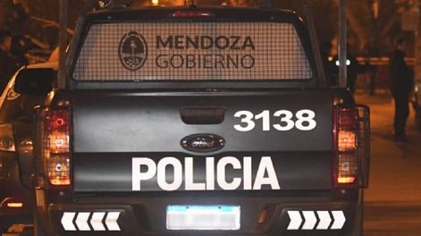 Le robaron el auto cuando llegaba a su casa en Guaymallén y apareció en Las Heras
