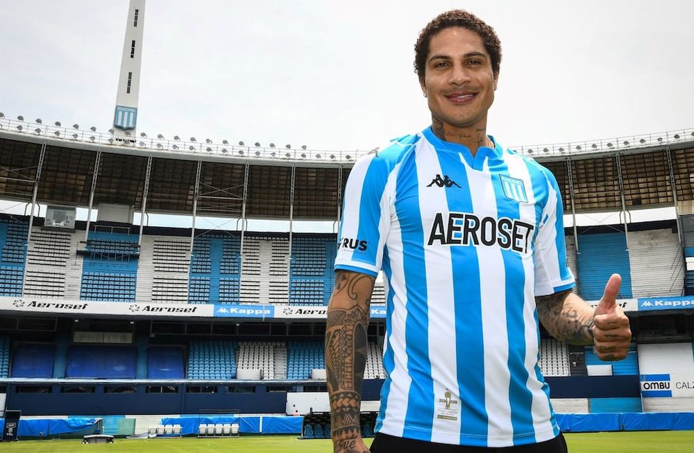 Paolo Guerrero firmó como refuerzo de Racing / Prensa Racing.