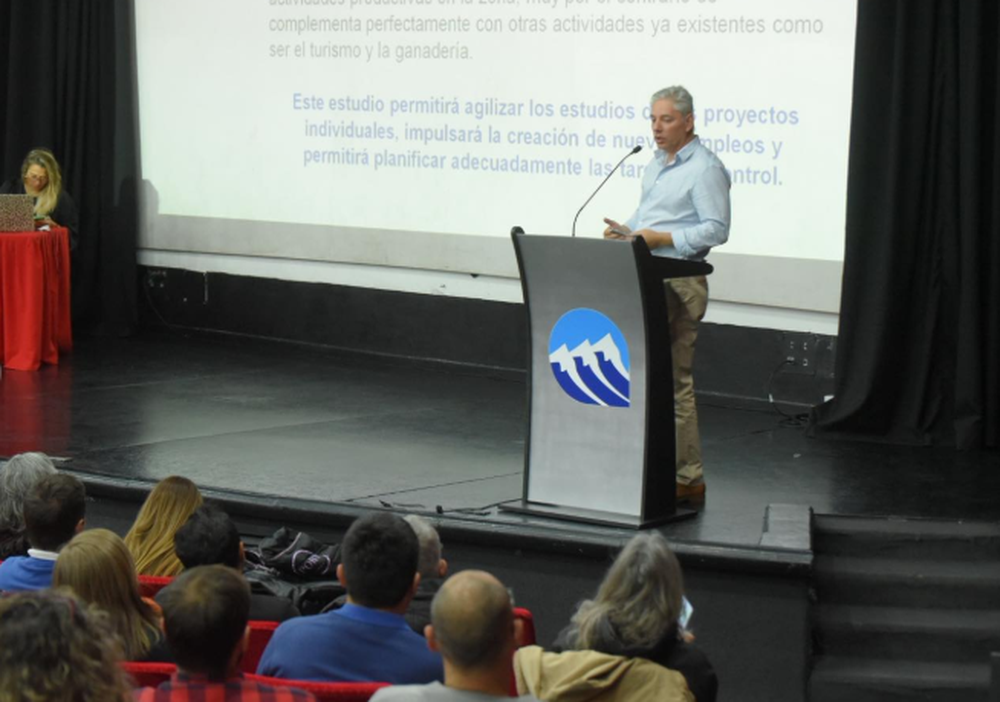 El gerente de Impulsa Mendoza, Emilio Guiñazú, en la audiencia pública por Malargüe Distrito Minero Occidental II. Foto: Gentileza Gobierno de Mendoza 