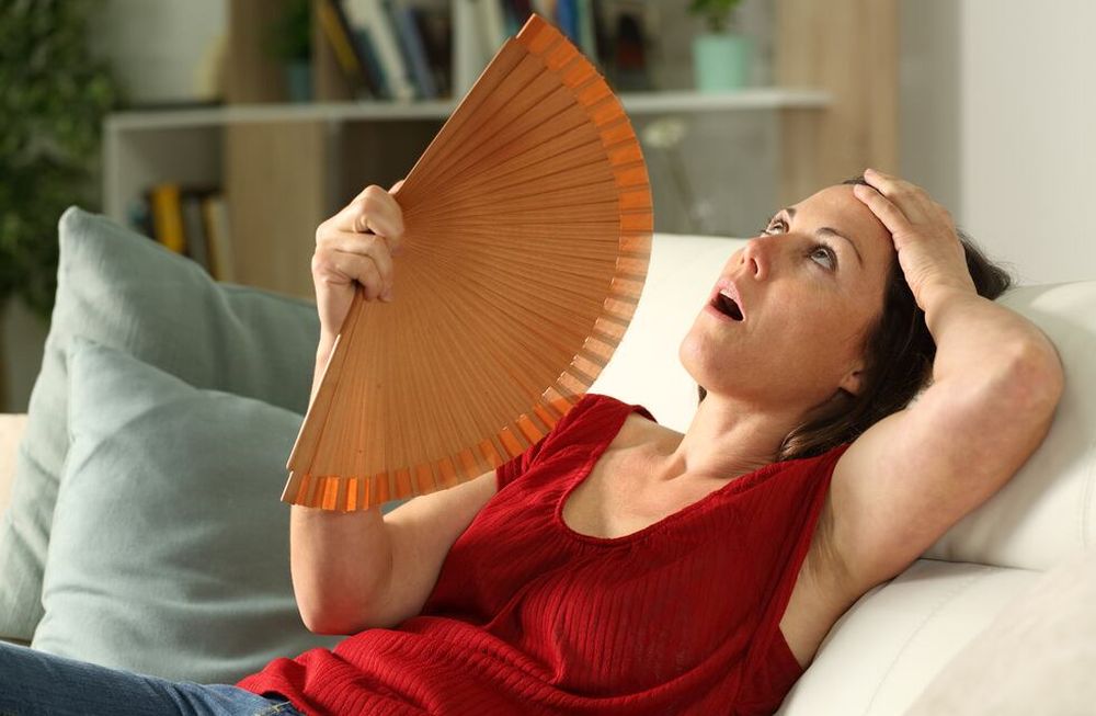 La mayoría de las mujeres deja de menstruar cerca de los 50 años, pero esto no ocurre de forma abrupta. Un tiempo antes, empiezan las irregularidades menstruales, los sofocos y el insomnio, entre otros síntomas. Foto: 123RF