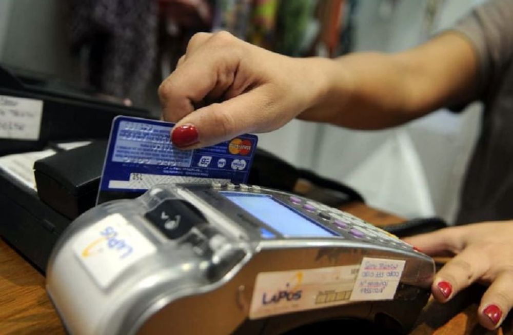 El Directorio del Banco Central resolvió reducir el plazo de la liquidación de los pagos por las ventas concretadas con tarjetas de crédito.