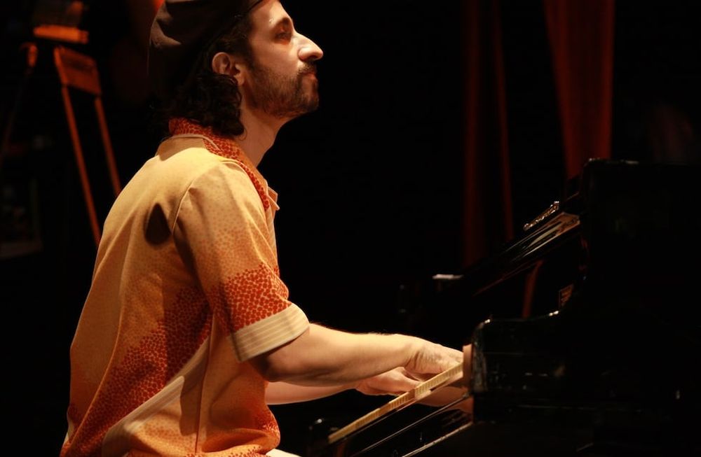 El brasileño, pianista de Hermeto Pascoal, toca en el teatro Independencia.